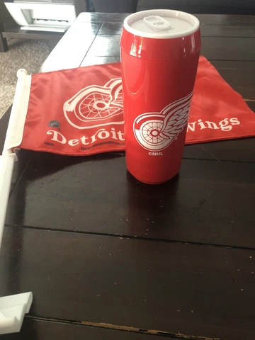 NHL Detroit Red Wings 16 oz Can Style Travel Mug Cup With Screw & Bonus Flag Cover