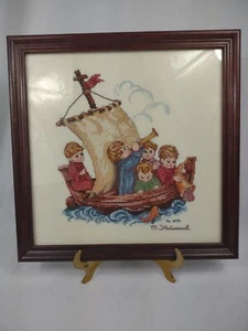 Vintage M J Hummel gezählt Kreuzstich fertig gerahmt Bild Kinder Segeln - Bild 1 von 9