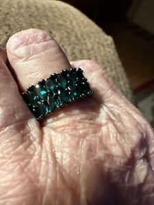 Love This Double Row Of Inlaid Emerald Zirconia Stones Band In A Size 7