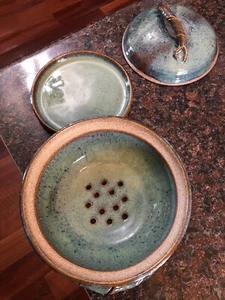 Beautiful Berry Bowl with Matching Plate And Lid. Ribbon Handles - Picture 1 of 13