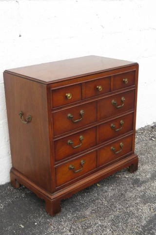 Thomasville Mahogany Large Nightstand Side End Bedside Table 4879 Cover