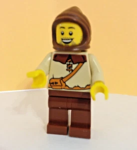 Lego cas491 Peasant Male - Minifigure - Castle/Kingdoms -Dk Brown Hood/Dual head - Picture 1 of 5