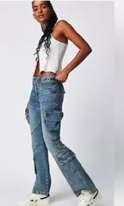 Free People Call Me Crazy Low Rise Flare Leg Cargo Jeans SOLD OUT  29 $178 Nwt - Picture 1 of 9