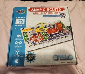 Snap Circuits Electronic Skill Builder erstellt 125 Projekte ** schneller Versand ** OVP - Bild 1 von 6