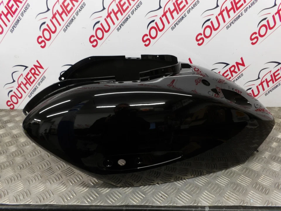 APRILIA MOJITO E3 125 2008 CARENADO TRASERO PANEL AP8184542 Foto 1 de 4