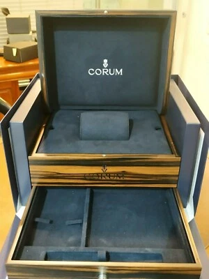 Reloj Pulsera Corum Lujo Original Expositor Madera + Caja Accesorios Foto 1 de 4