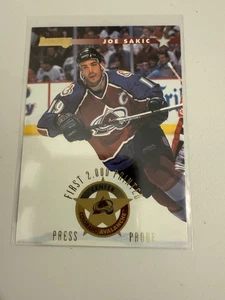 Donruss 1996-97 - Joe Sakic #1 prueba de prensa/2000 - Imagen 1 de 2