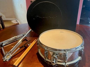 MUY BONITO Tambor Slingerland Cromo Años 70 14”x6” con Soporte, Llave, Estuche, Palos - Imagen 1 de 8