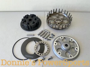 Cubo de cesta de embrague Husqvarna FC250 FC350 FC450 23-24 FABRICANTE DE EQUIPOS ORIGINALES A46032001072 186B - Imagen 1 de 6