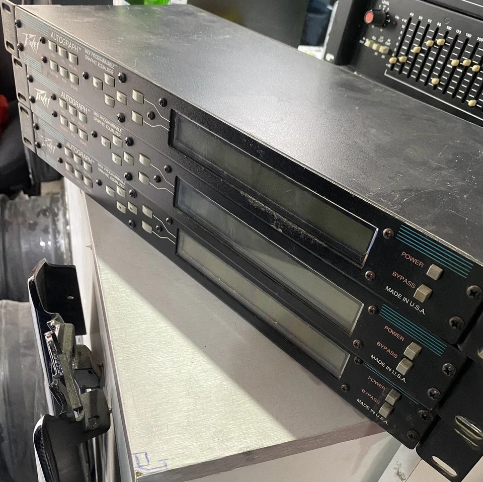 Peavey Autograph MIDI Programmable 28-Band Graphic Equalizer - Image 1 of 1
