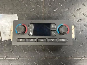 2005 - 2006 Chevy Tahoe Dual Zone Automatic Climate Control Panel HAC (10367041) - Picture 1 of 7