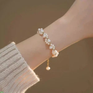 Charming Cat Paw Bracelet with Pearl Detail Adjustable Fashion Accessory - Picture 1 of 4
