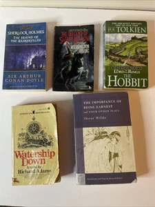 Posten von 5 klassischen Literatur Taschenbüchern Irving, Doyle, Tolkien Wilde, Adams - Bild 1 von 7