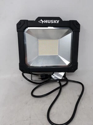 Luz de poste LED exterior montada Husky Foto 1 de 4