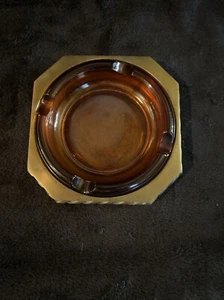 Posacenere vintage MCM in vetro ambrato con base in ottone 7" - Foto 1 di 8