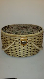 VTG TAPESTRY PINCUSHION LID OVAL WOVEN WOOD 13.5" PURSE CLASP SEWING BASKET - Picture 1 of 15