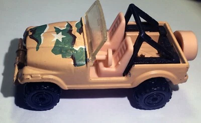 1981 Hot Wheels Camo Green and Tan Tank - Image 1 of 4