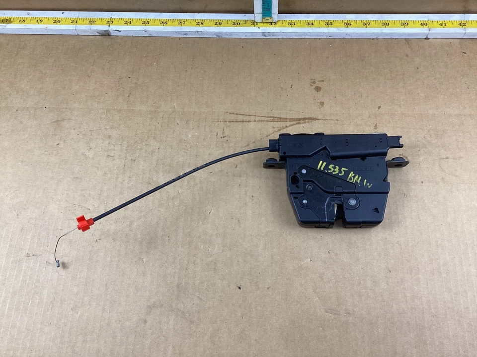 Atuador de trava de tampa de porta-malas BMW 535i 2011 - 2016 7191212 fabricante de equipamento original - Imagem 1 de 4