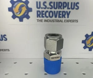 Thermon Fitting 1/2” Tube 1/2” MNPT Bored-thru Swagelok REF # SS-810-1-8BT, SSTL - Picture 1 of 4