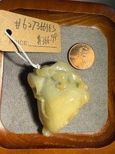 Special Price !43g Natural Burmese Jade Gourd Pendant with Hand-Carved Mantis - Picture 1 of 6