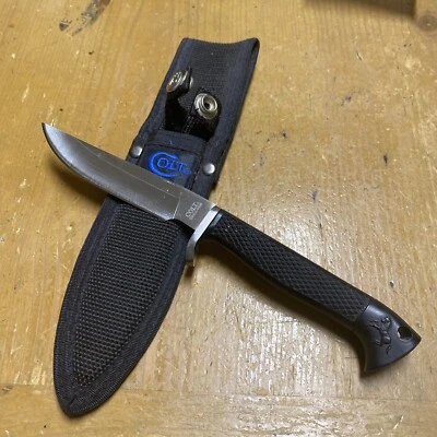 Cuchillo de hoja fija Colt CT 20 Trail Scout Hunter RARO/DESCONTINUADO con funda Foto 1 de 4