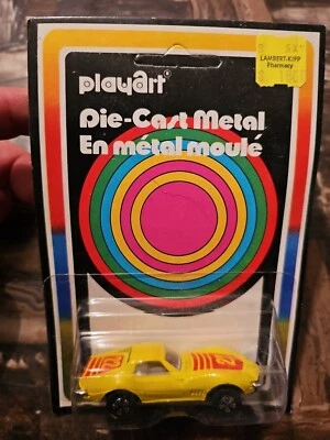VINTAGE PLAYART CHEVROLET CORVETTE STINGRAY C3 Amarelo, HONG KONG NOVO NO CARTÃO - Imagem 1 de 3