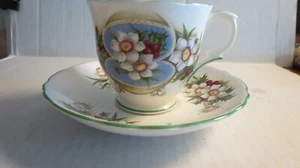 Crown Staffordshire SERIE ANNIVERSARIO DICEMBRE piattino tazza da tè fine Cina INGHILTERRA - Foto 1 di 5