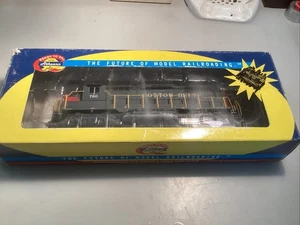 Athearn HO-Scale GP-35 Cotton Belt with DCC Decoder - Picture 1 of 6