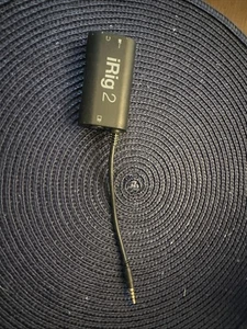iRig 2 Portable Guitar Audio Interface for iPhone/iPad with Headphone Out - Picture 1 of 2