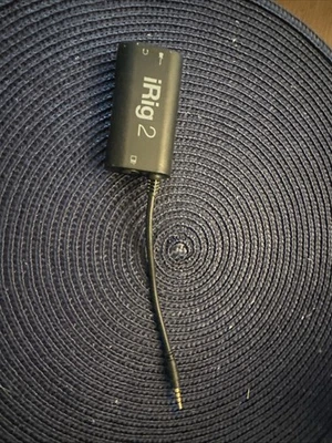 iRig 2 Portable Guitar Audio Interface for iPhone/iPad with Headphone Out - Image 1 of 2