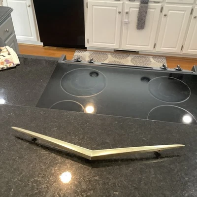 Bonito Chevy Hood 1957 usado V dorado  Foto 1 de 4