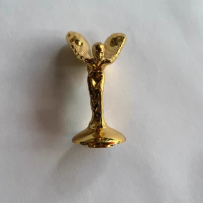 Rolls Royce Wraith Dawn Ghost Cullinan Gold Spirit of Ecstasy Emblem Foto 1 de 3