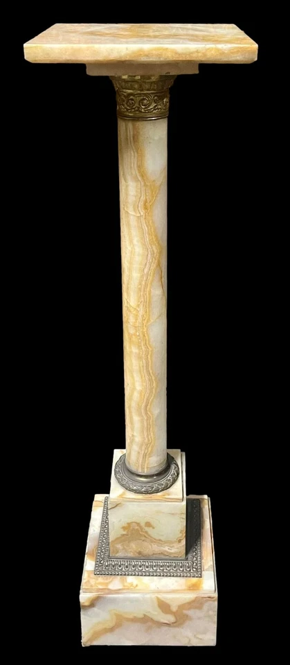 COLONNE-BASE DE STYLE NÉOCLASSIQUE. MARBRE ROSE. ORMOLU. FRANCE. XIXÈ - Photo 1/2