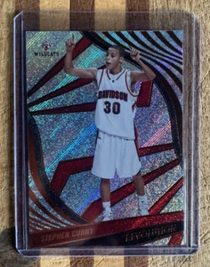 Selecciones del draft 2022 Panini Chronicles Revolution Stephen Curry #83 - Warriors - Imagen 1 de 2