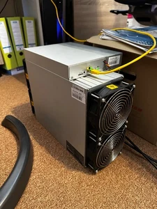BTC Bitmain Antminer S19 95TH Bitcoin Miner starke Leistung gebraucht m. OVP - Picture 1 of 10