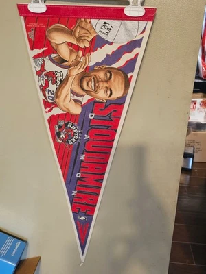 TORONTO RAPTORS DAMON STOUDAMIRE 12X30 NBA BASKETBALL  FELT PENNANT 11/2/25 - Image 1 of 2