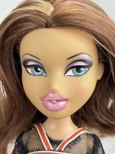 Bratz 10th Anniversary Ashby Doll 2010 Brunette Grey Eyes Outfit & Shoes - Picture 1 of 24