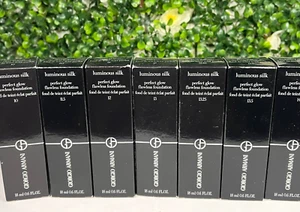 Base impecable ARMANI Luminous Silk Perfect Glow 0,6 oz/18 ml (elige tono) - Imagen 1 de 12