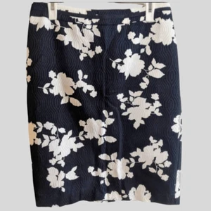 Talbots Pencil Skirt Women's 8 Navy Floral Seersucker Cotton Lined Office Chic - Picture 1 of 14