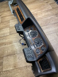 Jaguar XJ6 XJ40 Armaturenbrett - Bild 1 von 12