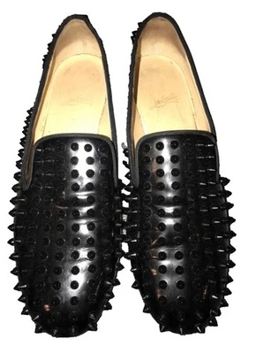 Mocasines planos Christian Louboutin de charol negro con púas enrollables talla 41 Foto 1 de 4