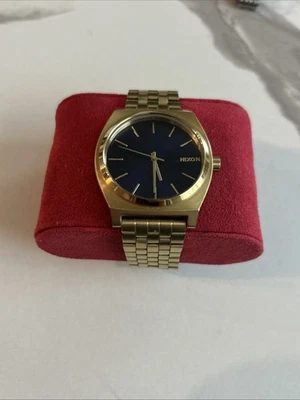Nixon Time Teller A045-2033 oro e índigo 37 mm cuarzo 100 m acero inoxidable para hombre Foto 1 de 4