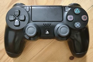 Original Sony PlayStation 4 Controller - PS4 DualShock 4 Gamepad in Schwarz ⚡ - Bild 1 von 6