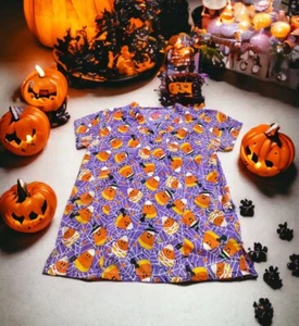 Scrub Top Shirt Women Halloween Candy Corn V Neck Vtg Sz M Spider Cats Mummy Aid - Picture 1 of 9
