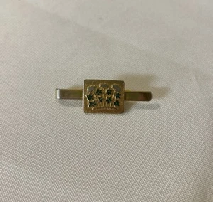 Vintage Gold Toned Tie Clip With Green Enamel Ivy Leaves - Picture 1 of 4