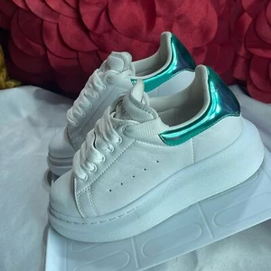 Alexander McQueen Molly Sneakers for Kids White/Emerald - Sizes 27/2 - Picture 1 of 15