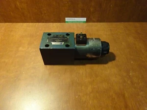 Rexroth 3WE10 A73-33 CG24N9K4A12 hydraulic valve 00920787 - Picture 1 of 2
