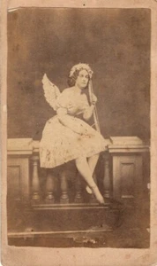 * BLACK CROOK ERA EARLY BALLET DANCER WITH ANGEL WINGS 1860 AMAZING CDV * - Bild 1 von 3