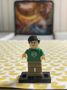 SHELDON COOPER JIM PARSONS BIG BANG THEORY LEGO MINIFIG FIGURE green lantern - Picture 1 of 4