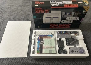 VINTAGE SNES SUPER NINTENDO SUPER SET CONSOLE COMPLETE IN BOX / BRAND NEW UNUSED - Picture 1 of 17